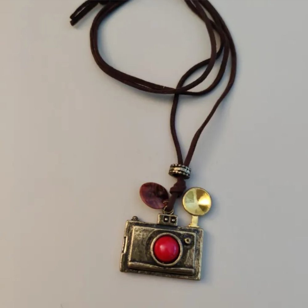 Camera Sweater Chain